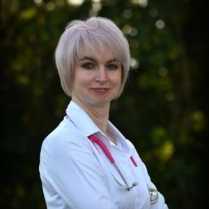 Kaip kvepia paparčio žiedas? Vaikų intensyviosios terapijos gydytoja Veslava Žukovskaja pasakoja apie vaikų ir paauglių svaiginimosi priežastis ir pasekmes.